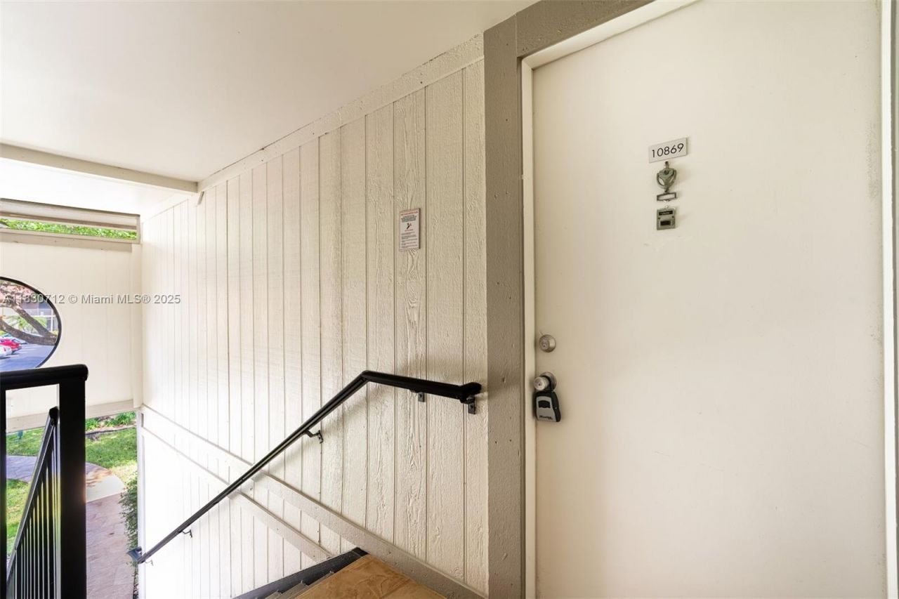 10869 W Clairmont Cir, Unit 209, Tamarac, FL 33321 Photo