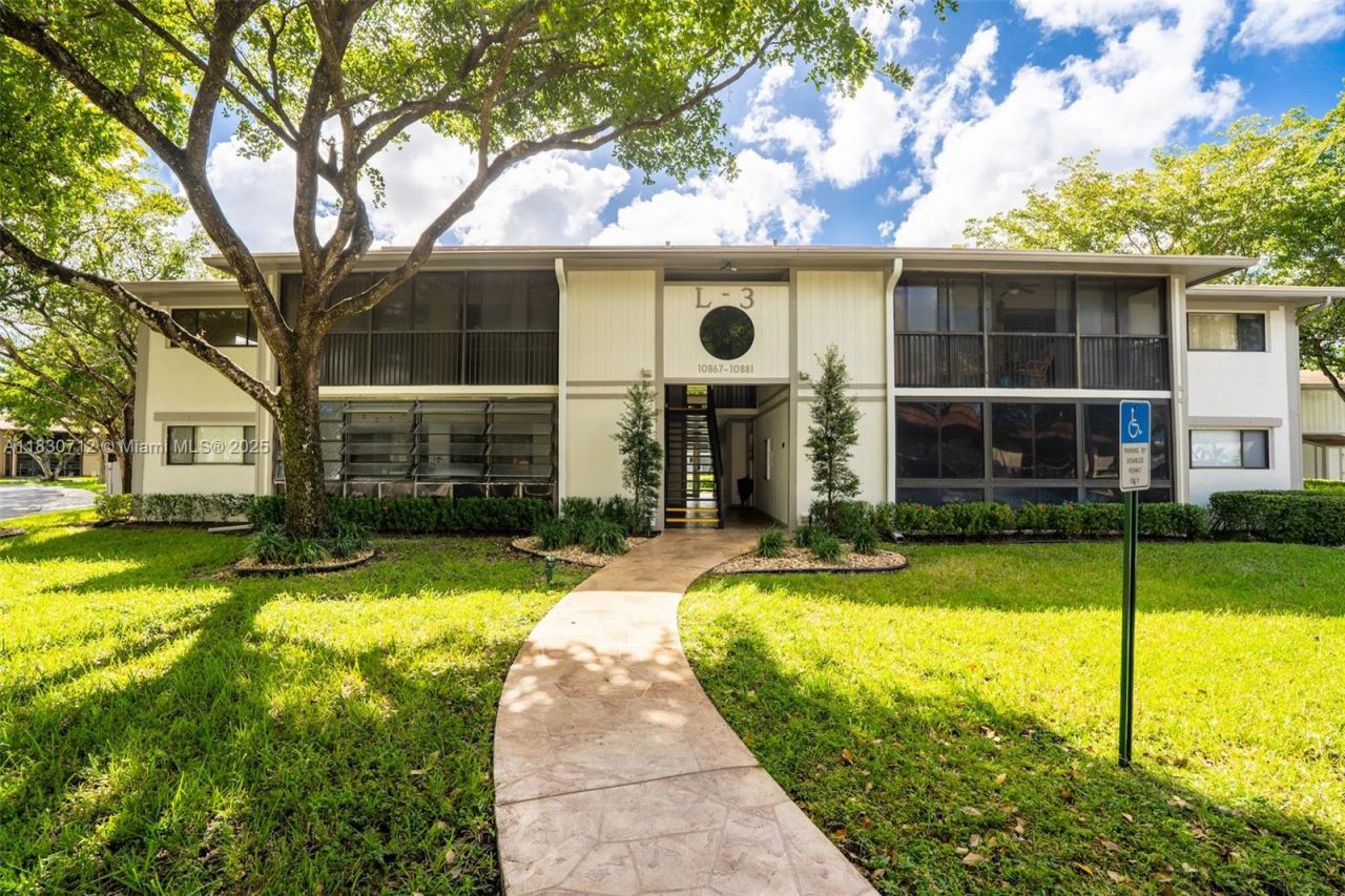 10869 W Clairmont Cir, Unit 209, Tamarac, FL 33321 Photo