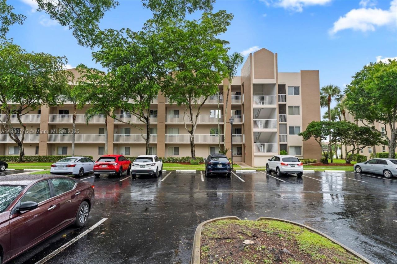9511 Weldon Cir, Unit G406, Tamarac, FL 33321 Photo