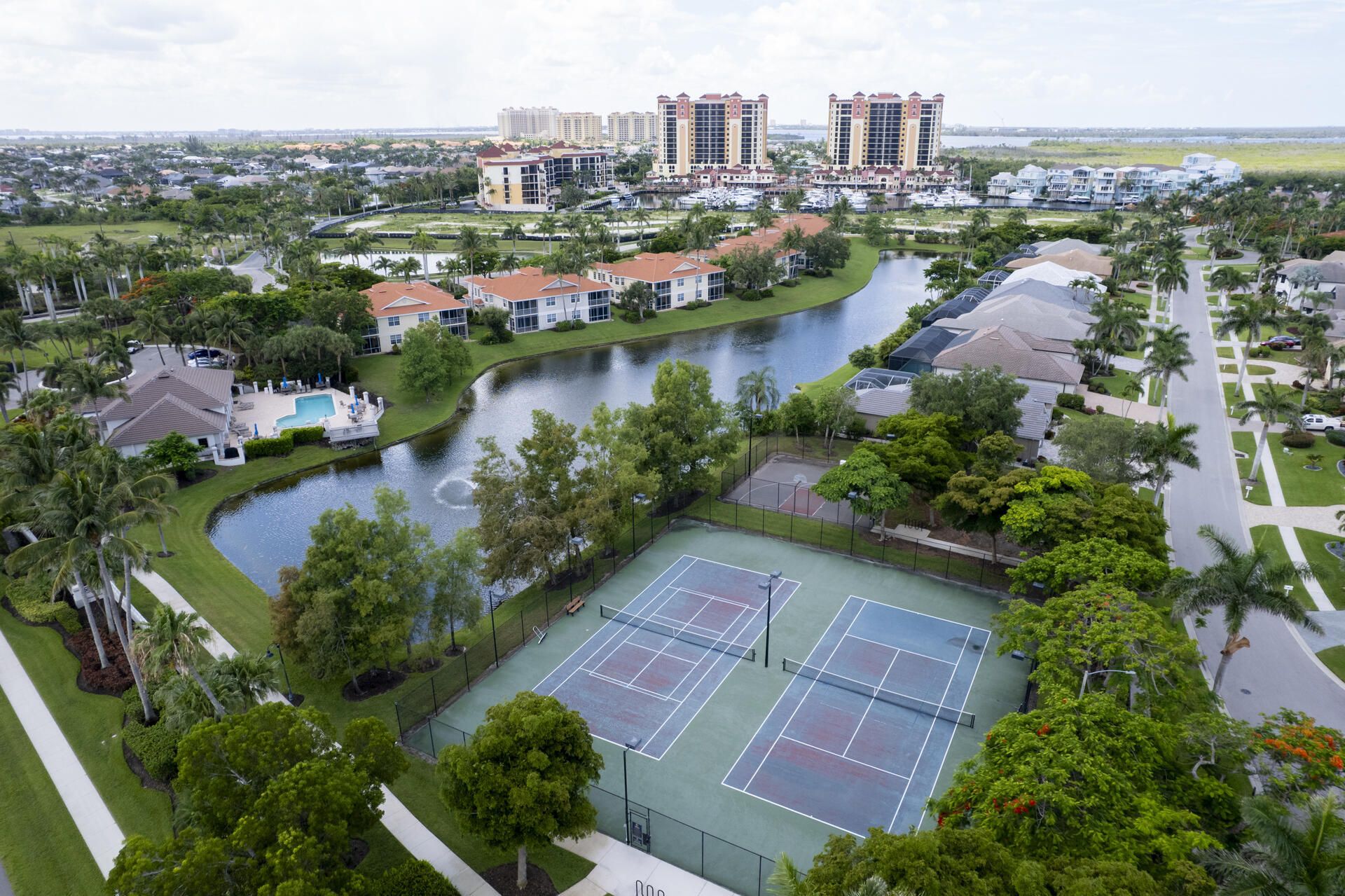 2138 El Dorado Pkwy W, Cape Coral, FL 33914 Photo