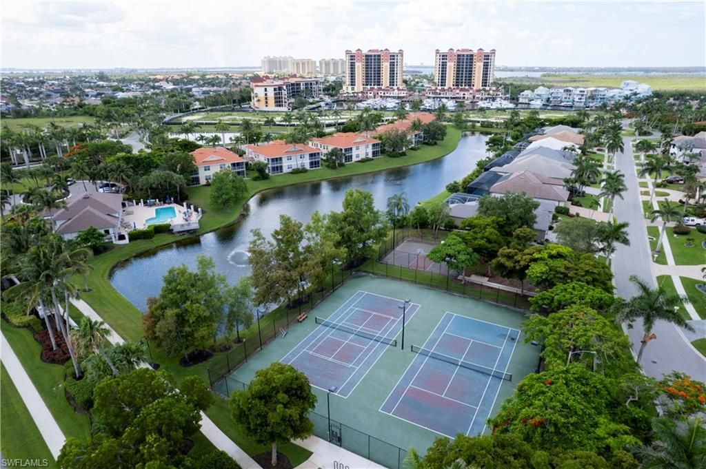 2138 El Dorado Pkwy W, Cape Coral, FL 33914 Photo