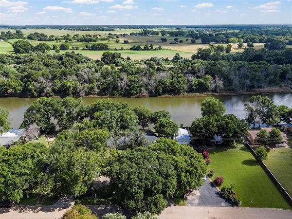 1396 Eagle Canyon Drive, China Spring, TX 76633