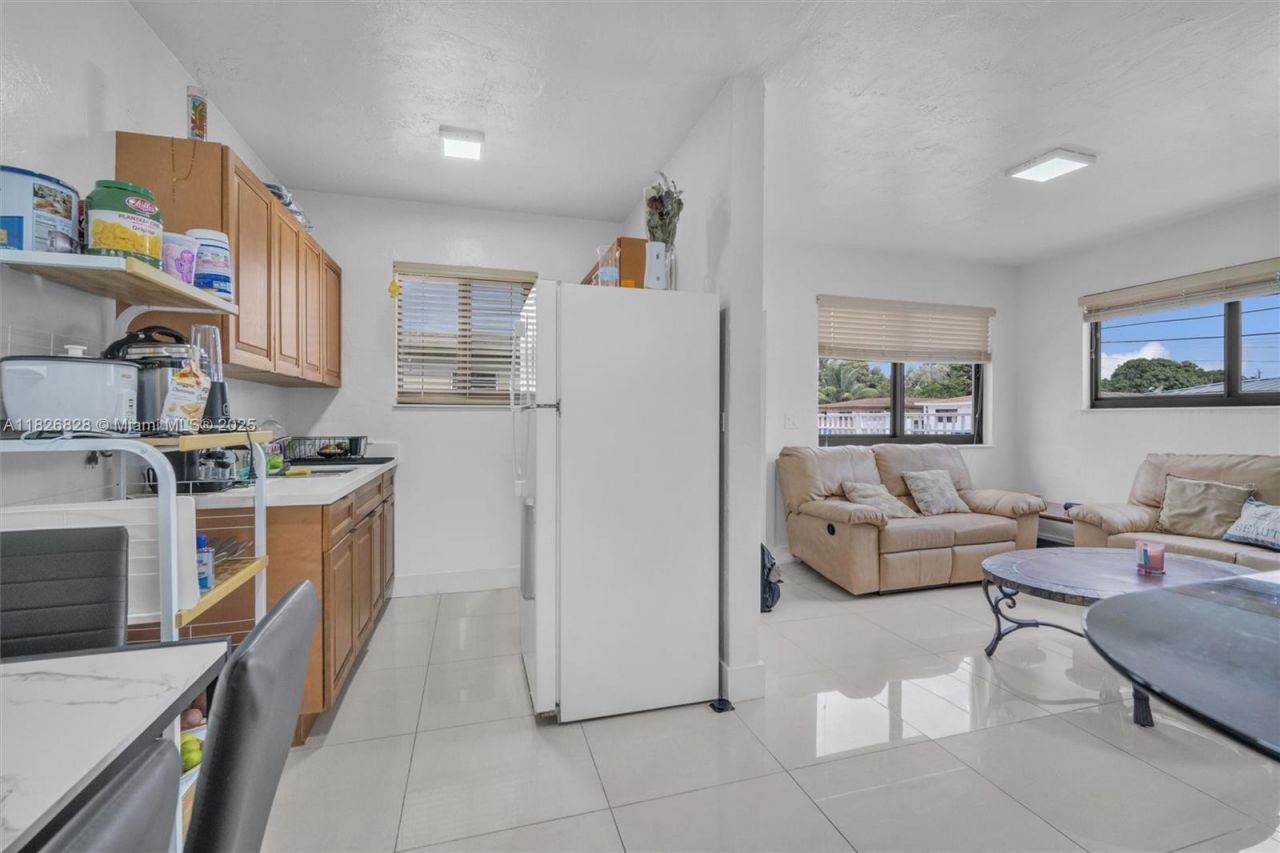 1910 NW 31st St, Miami, FL 33142 Photo