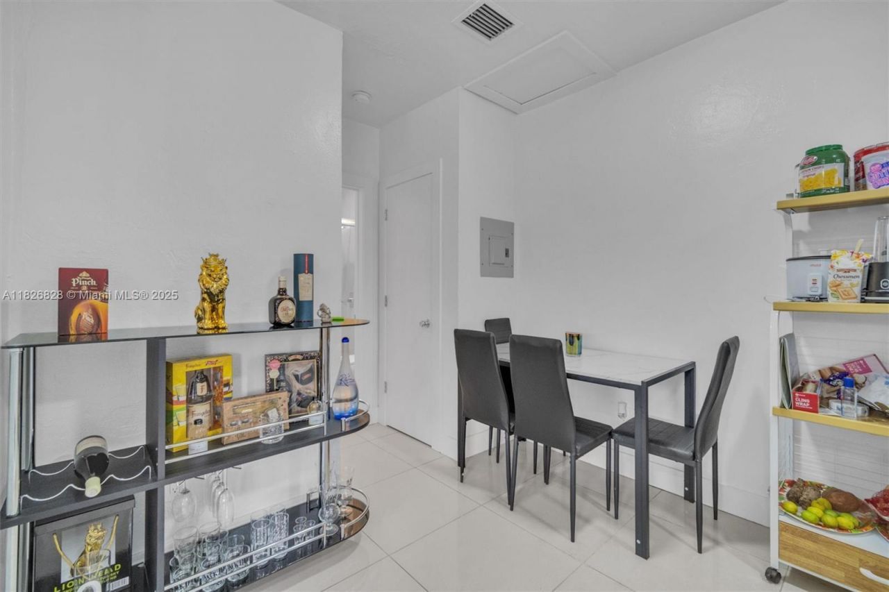 1910 NW 31st St, Miami, FL 33142 Photo