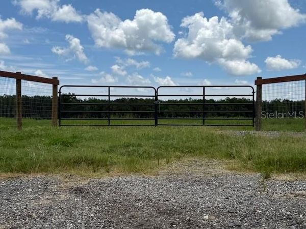 594 E COUNTY ROAD 90, BUNNELL, FL 32110