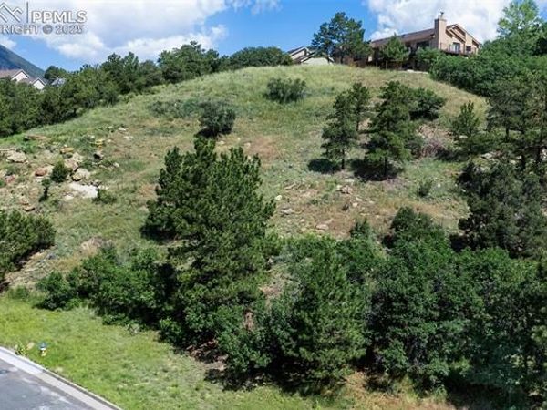 7137 Oak Valley Drive, Colorado Springs, CO 80919
