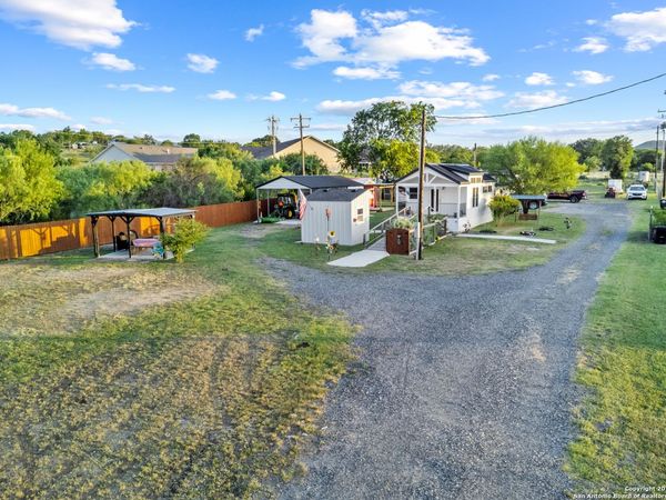 286 State Highway 173 S, Bandera, TX 78003