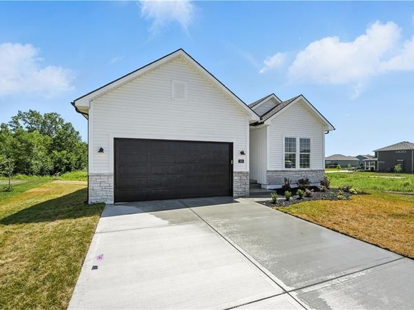 8324 SW 4th Street, Blue Springs, MO 64014