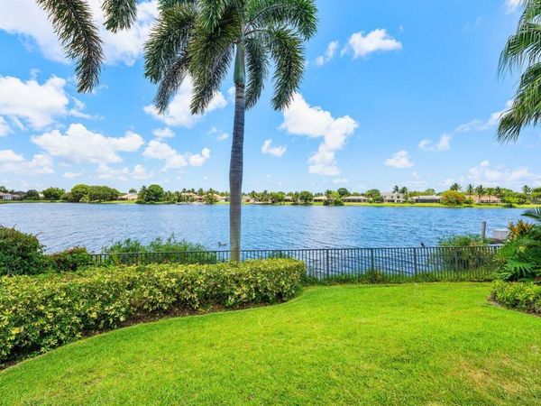 17582 Bocaire Way, Boca Raton, FL 33487