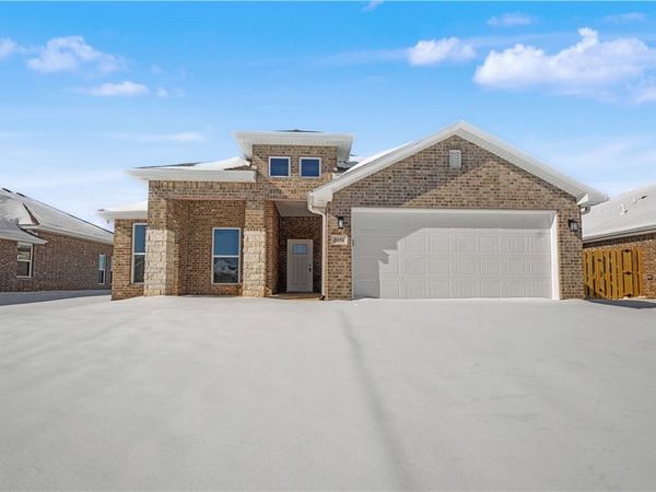 8850 Sunspire Lane, Centerton, AR 72719