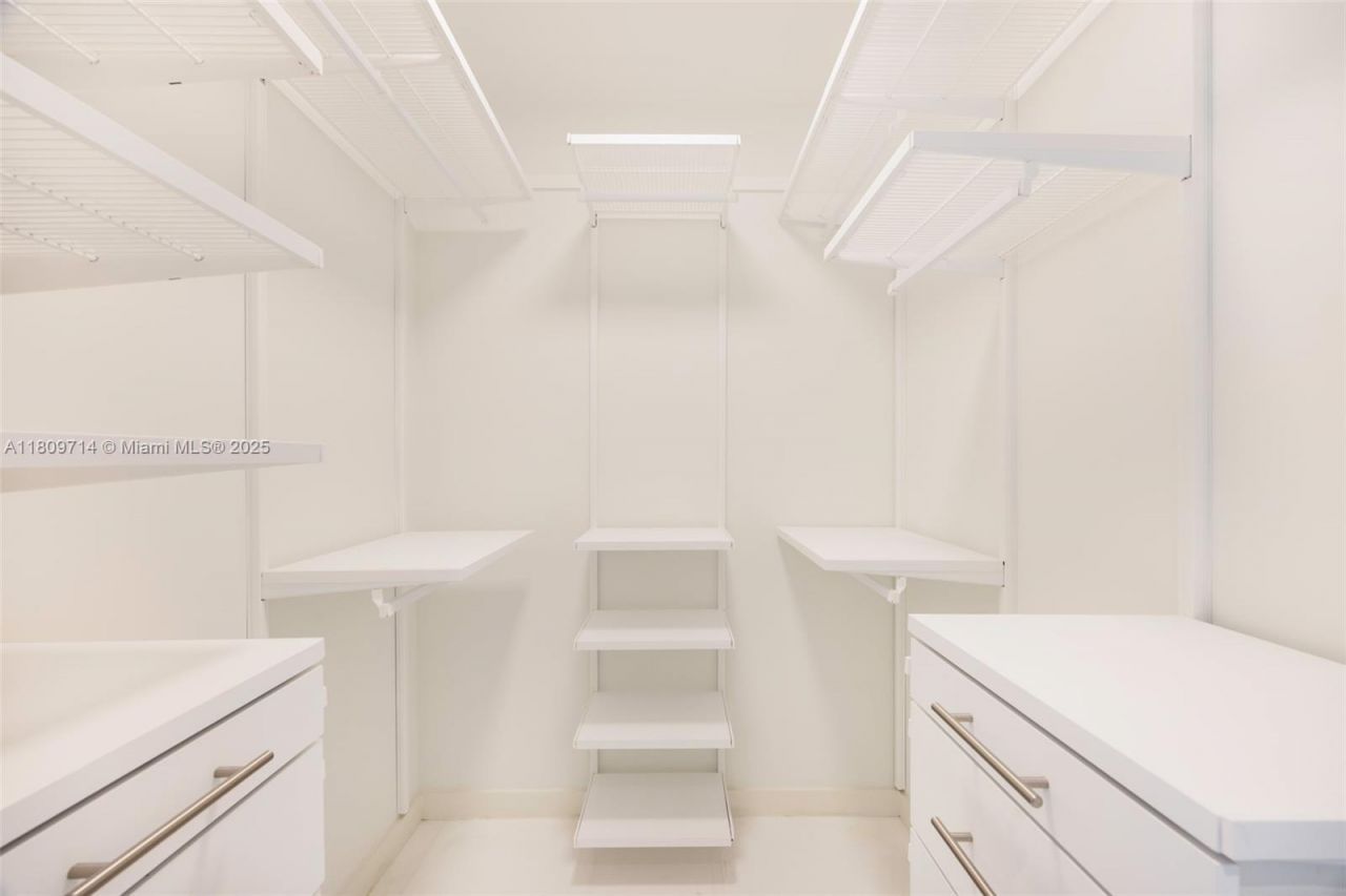 300 Biscayne Blvd Way, Unit 5205W, Miami, FL 33131 Photo