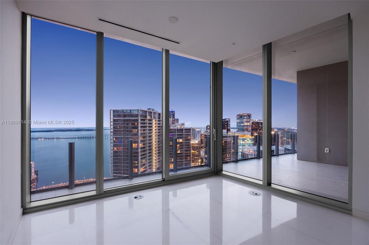 300 Biscayne Blvd Way, Unit 5205W, Miami, FL 33131 Photo