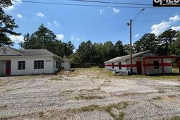 1452 Us Hwy 21 photo 4