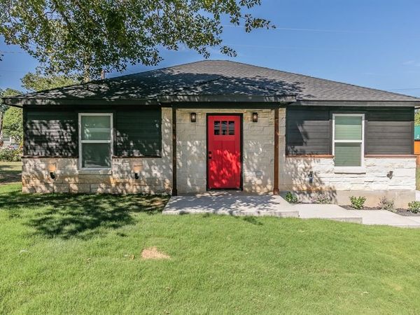 105 Red Oak Street, Alvarado, TX 76009
