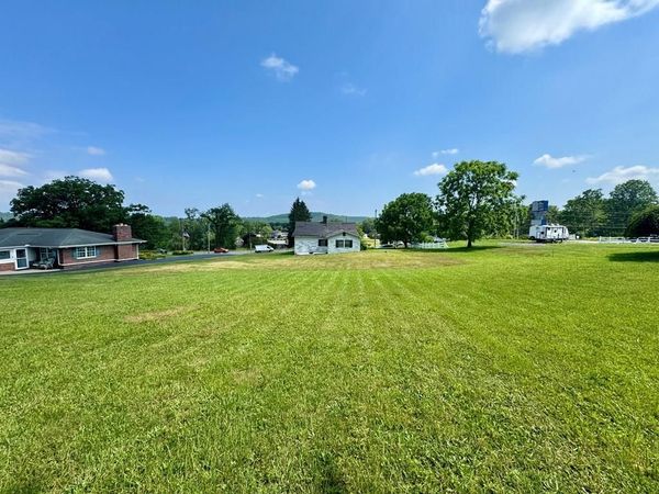 1388 RITTER DR., DANIELS, WV 25832