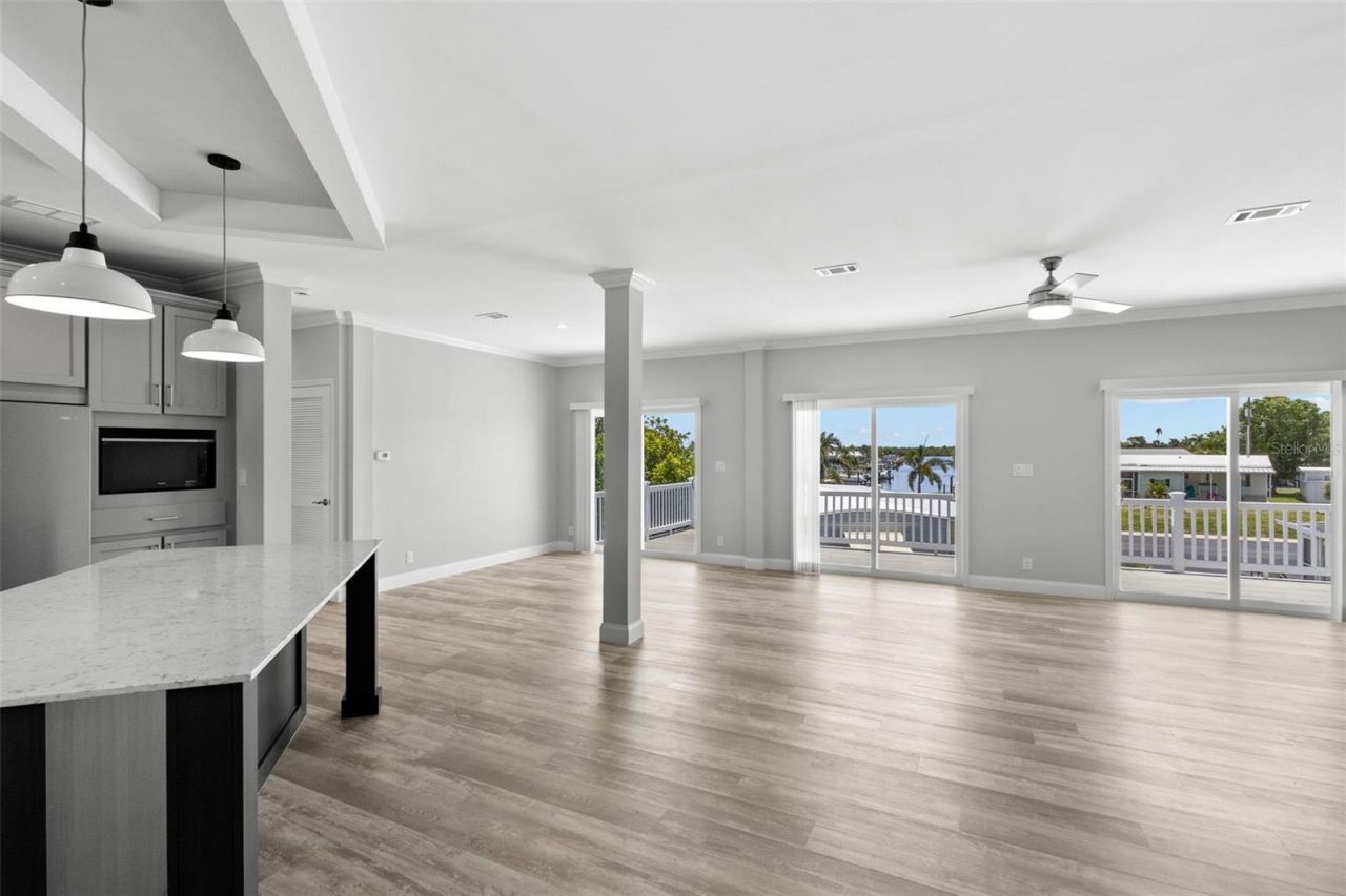 6924 Americana Drive Ne, Unit 167, Saint Petersburg, FL 33702 Photo