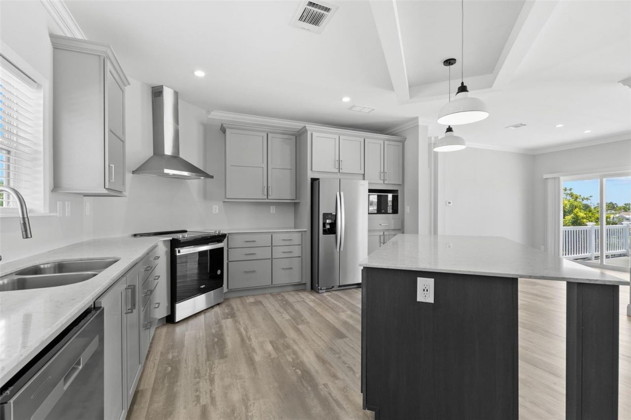 6924 Americana Drive Ne, Unit 167, Saint Petersburg, FL 33702 Photo