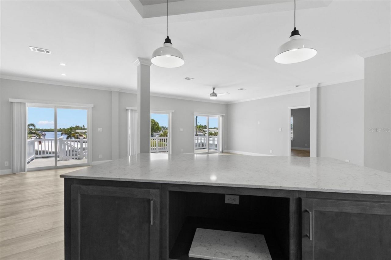 6924 Americana Drive Ne, Unit 167, Saint Petersburg, FL 33702 Photo