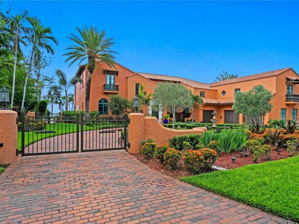 501 BRIGHTWATERS BOULEVARD NE, ST PETERSBURG, FL 33704