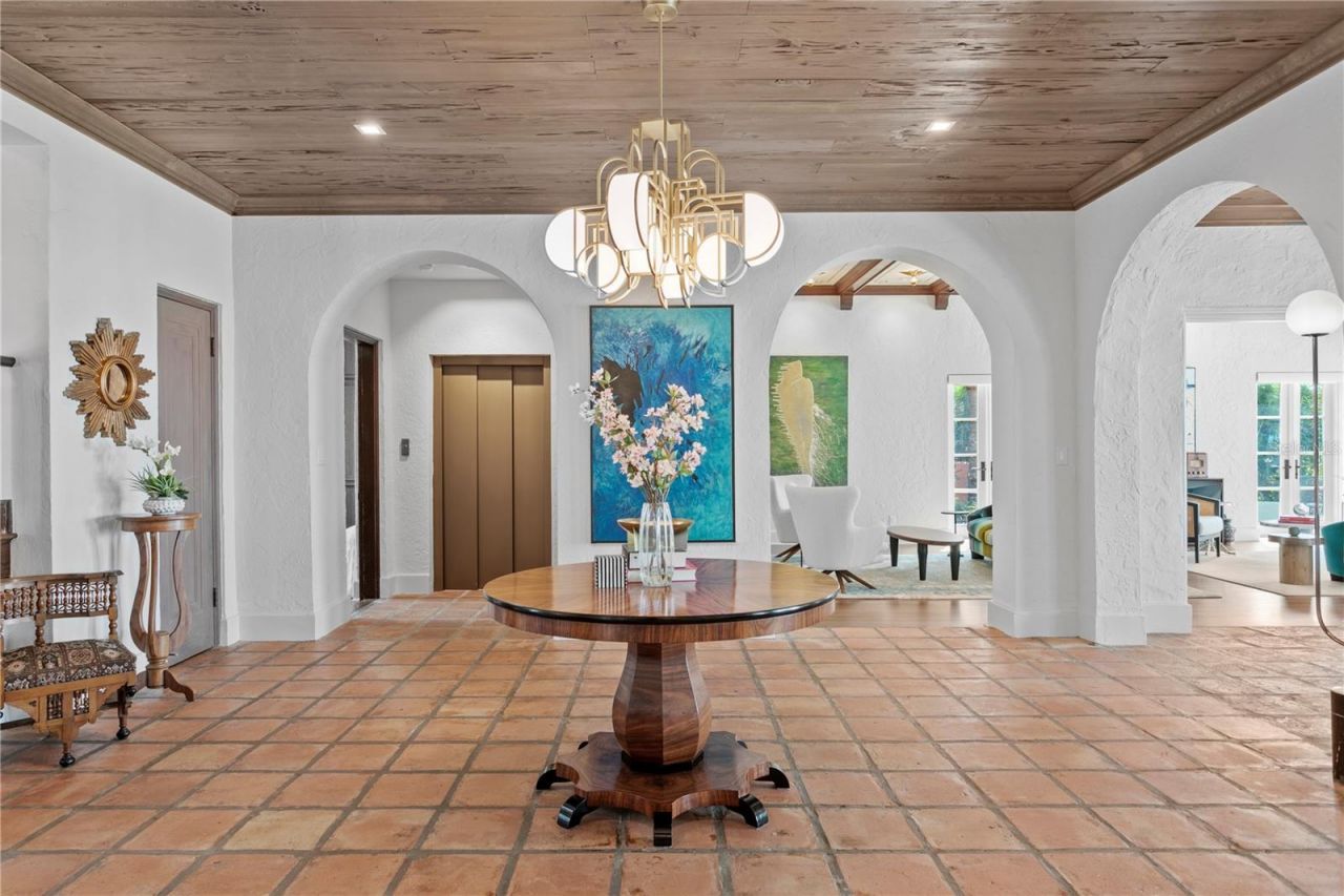 501 Brightwaters Boulevard Ne, Saint Petersburg, FL 33704 Photo