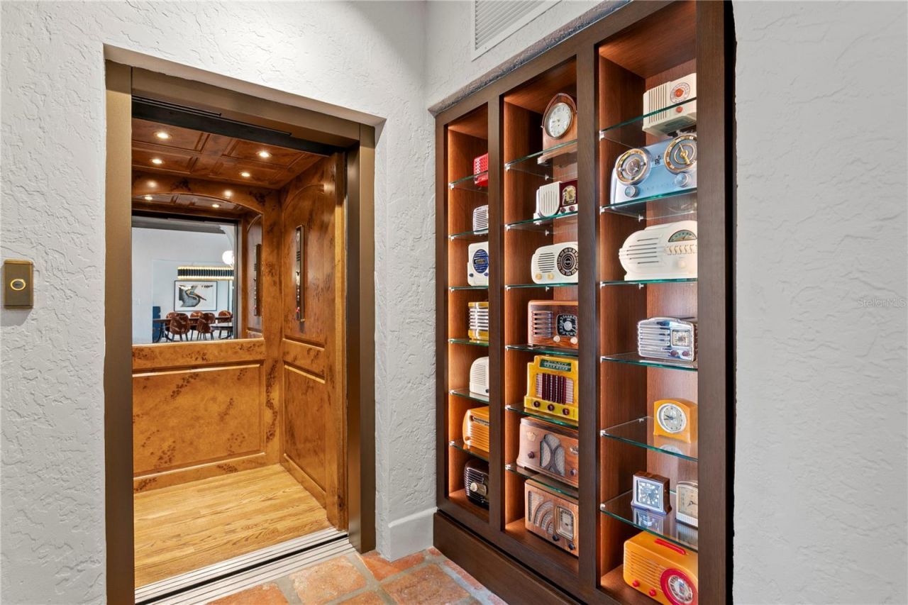 501 Brightwaters Boulevard Ne, Saint Petersburg, FL 33704 Photo