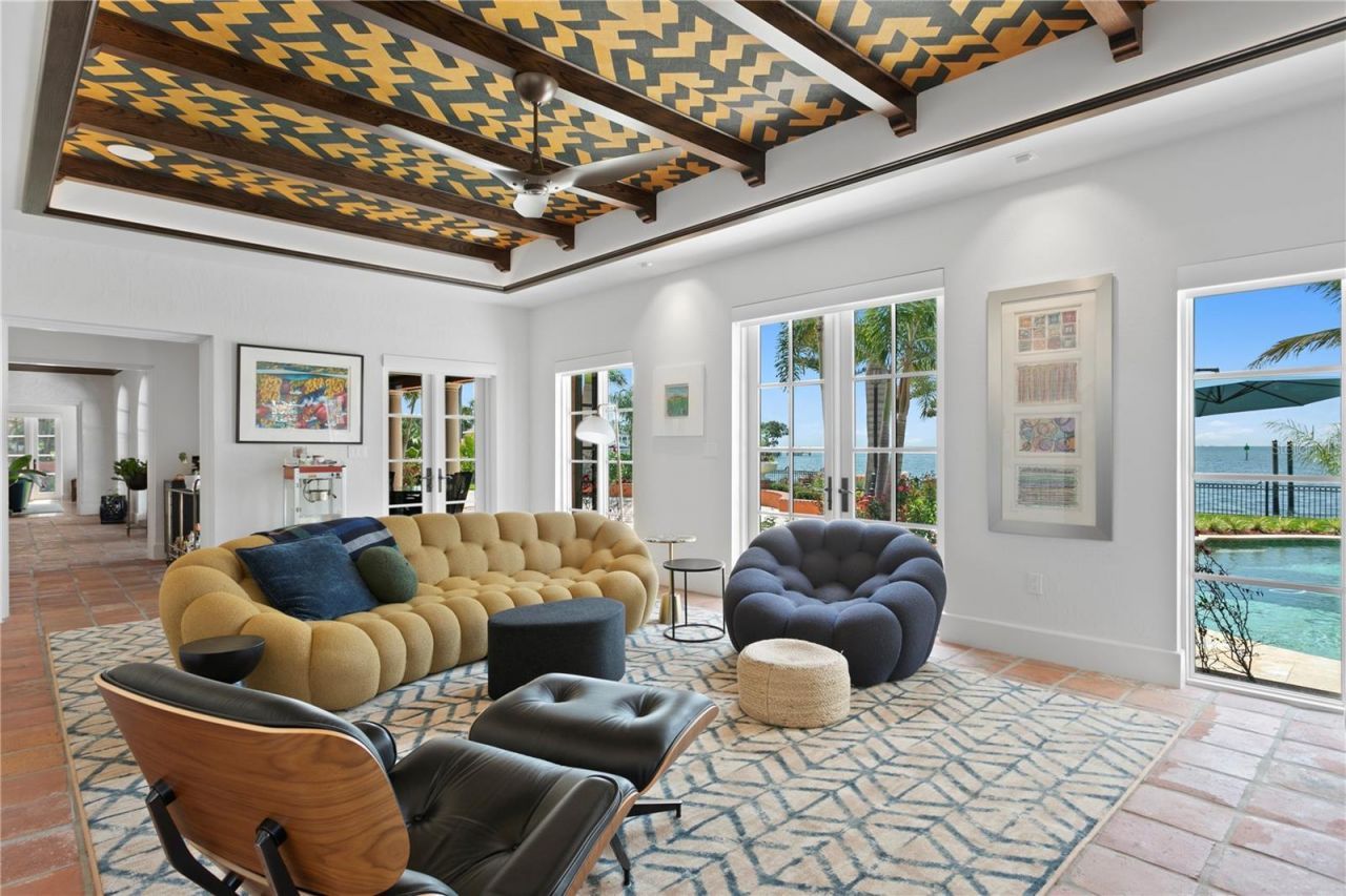 501 Brightwaters Boulevard Ne, Saint Petersburg, FL 33704 Photo