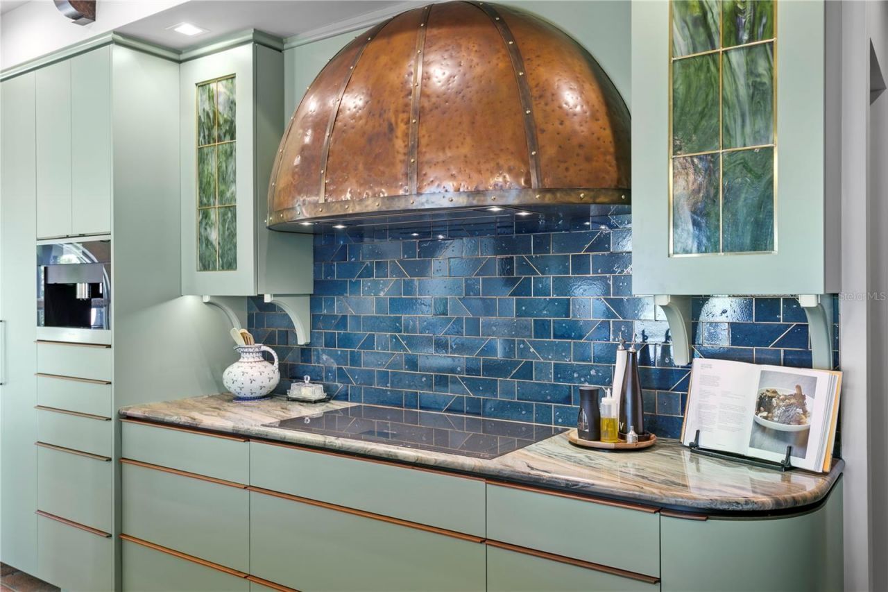 501 Brightwaters Boulevard Ne, Saint Petersburg, FL 33704 Photo