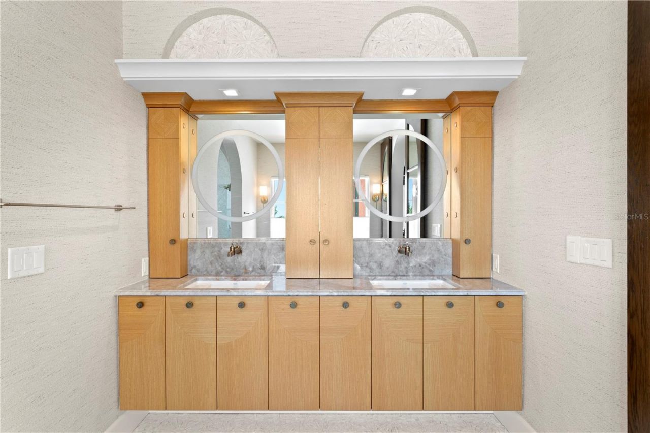 501 Brightwaters Boulevard Ne, Saint Petersburg, FL 33704 Photo