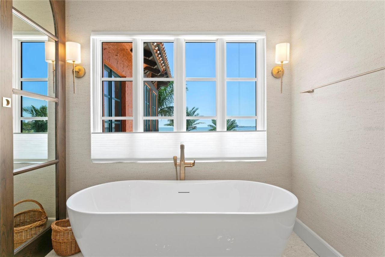 501 Brightwaters Boulevard Ne, Saint Petersburg, FL 33704 Photo