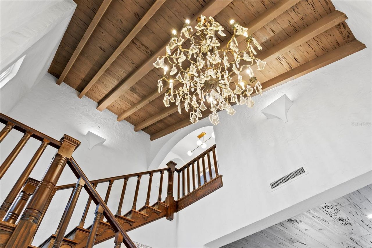 501 Brightwaters Boulevard Ne, Saint Petersburg, FL 33704 Photo