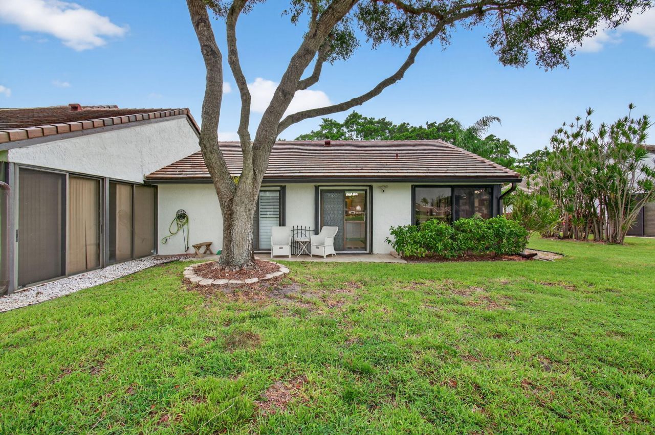 5707 Parkwalk Circle E, Boynton Beach, FL 33472 Photo