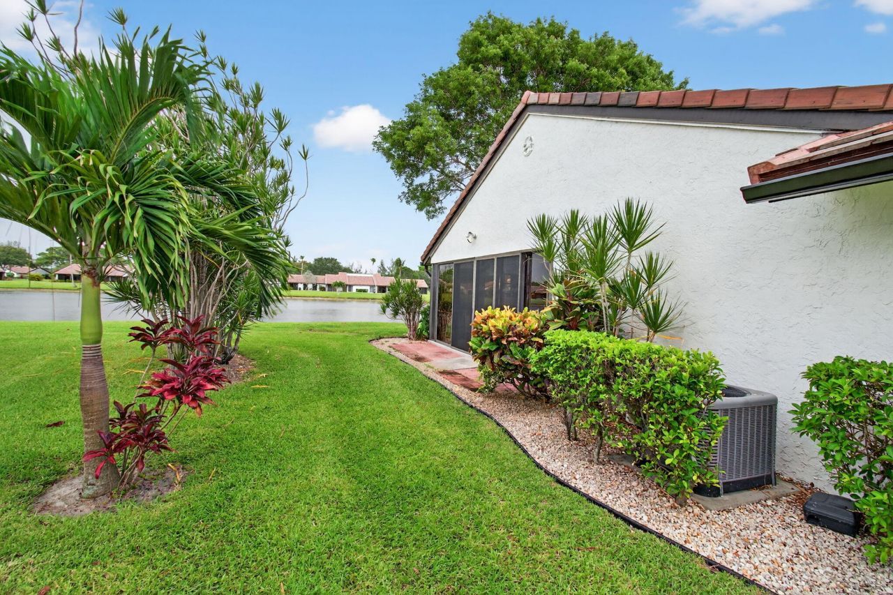 5707 Parkwalk Circle E, Boynton Beach, FL 33472 Photo