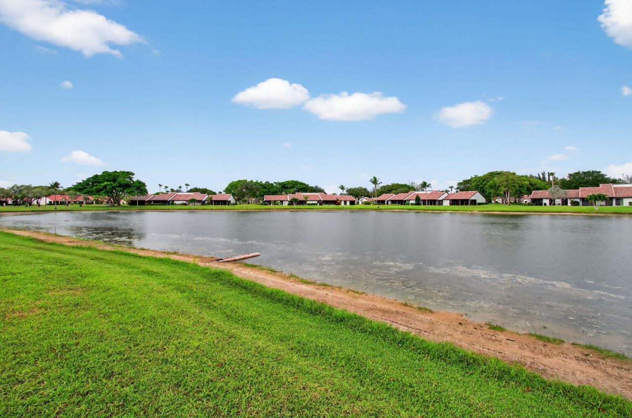 5707 Parkwalk Circle E, Boynton Beach, FL 33472 Photo