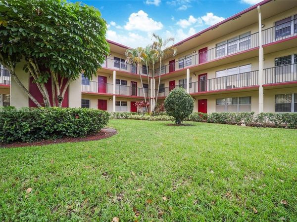 251 SW 134th Way, Unit 204M, Pembroke Pines, FL 33027