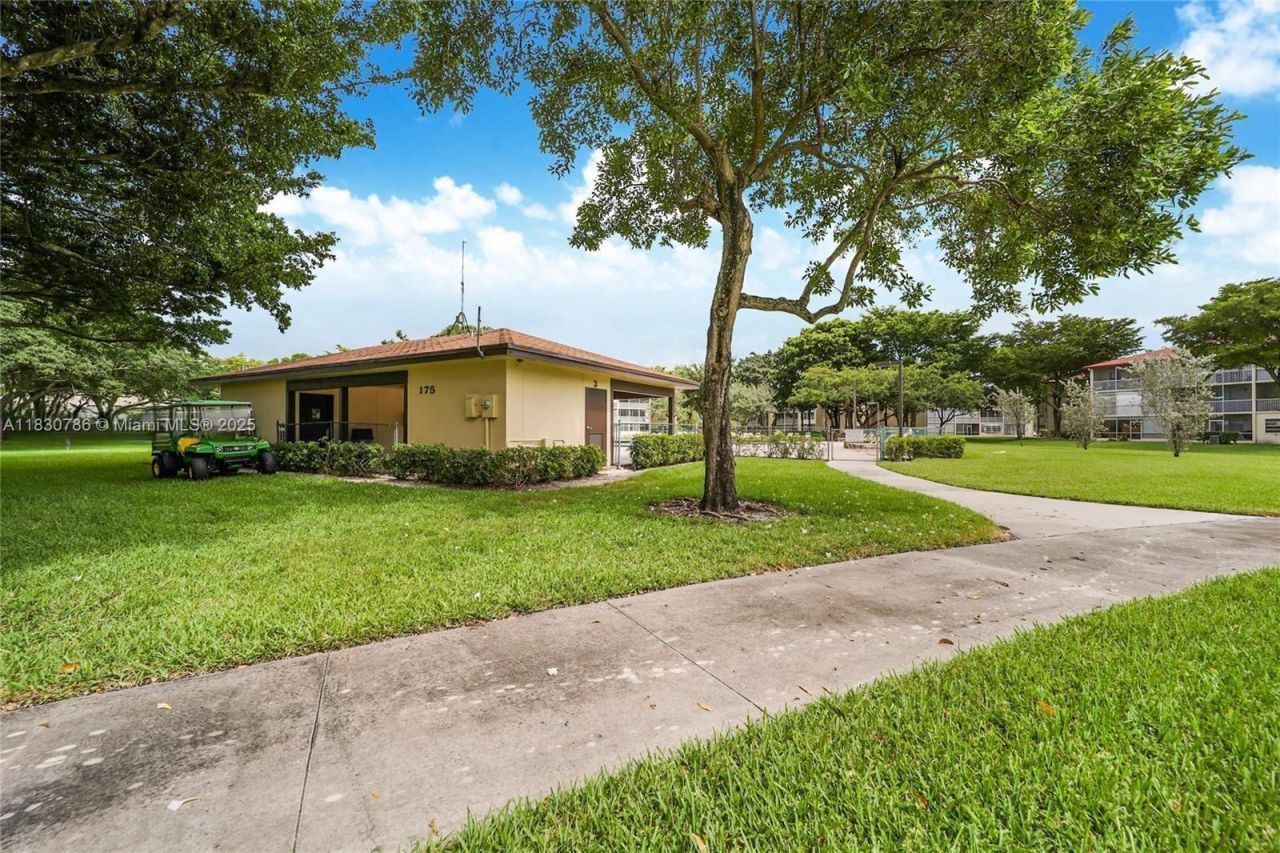 251 SW 134th Way, Unit 204M, Pembroke Pines, FL 33027 Photo