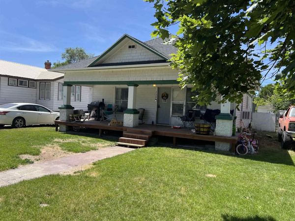 738 Tyhee Ave, American Falls, ID 83211