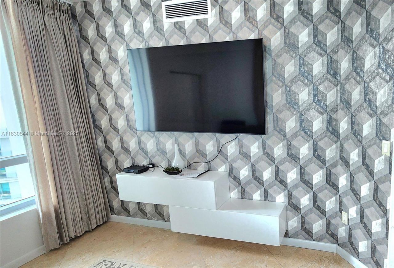 350 S Miami Ave, Unit 3214, Miami, FL 33130 Photo