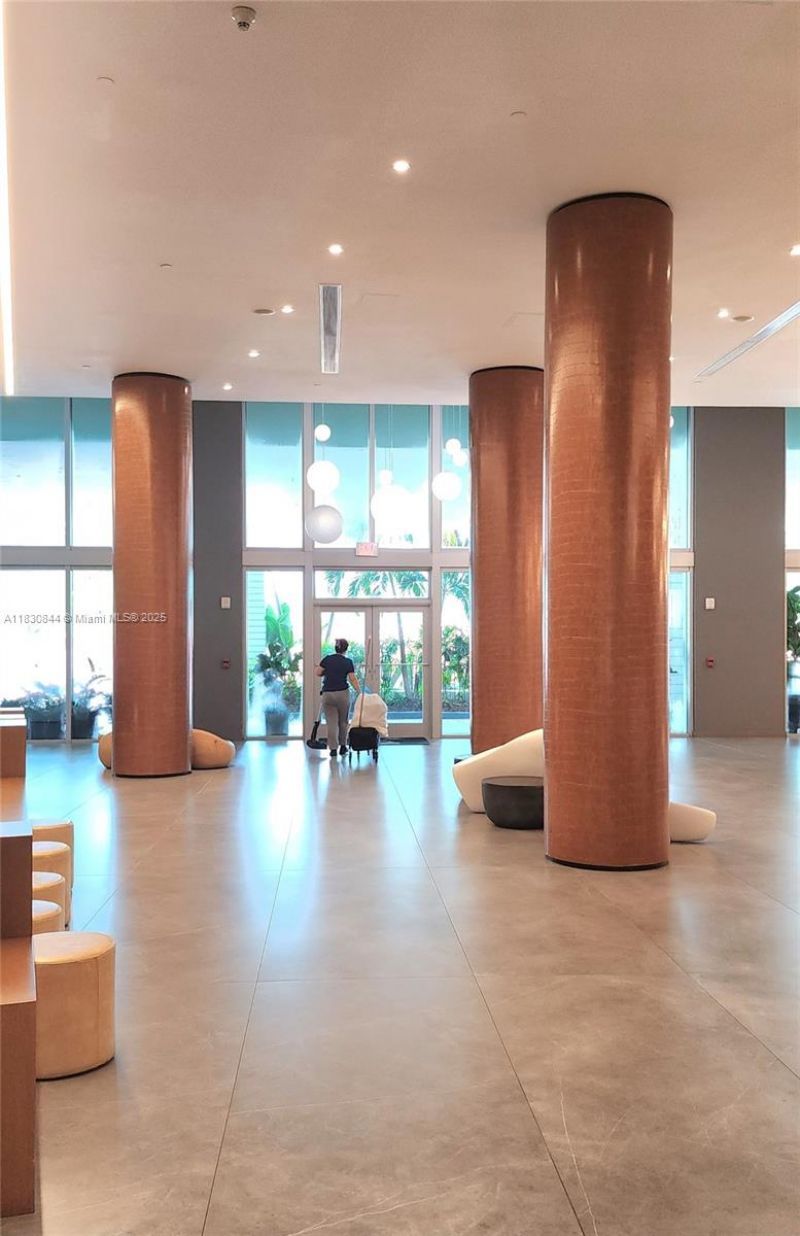 350 S Miami Ave, Unit 3214, Miami, FL 33130 Photo