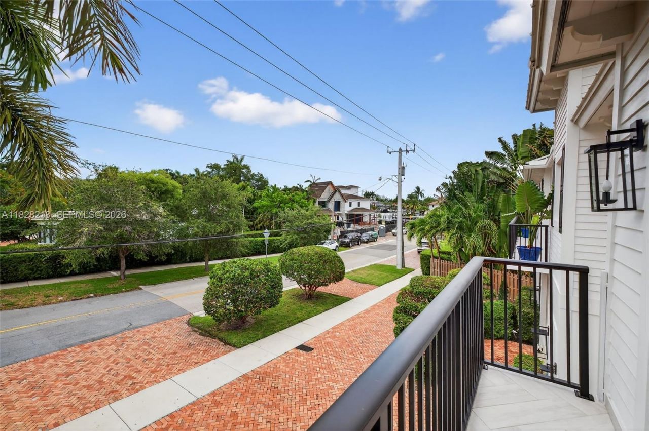 1404 SE 9th St, Fort Lauderdale, FL 33316 Photo