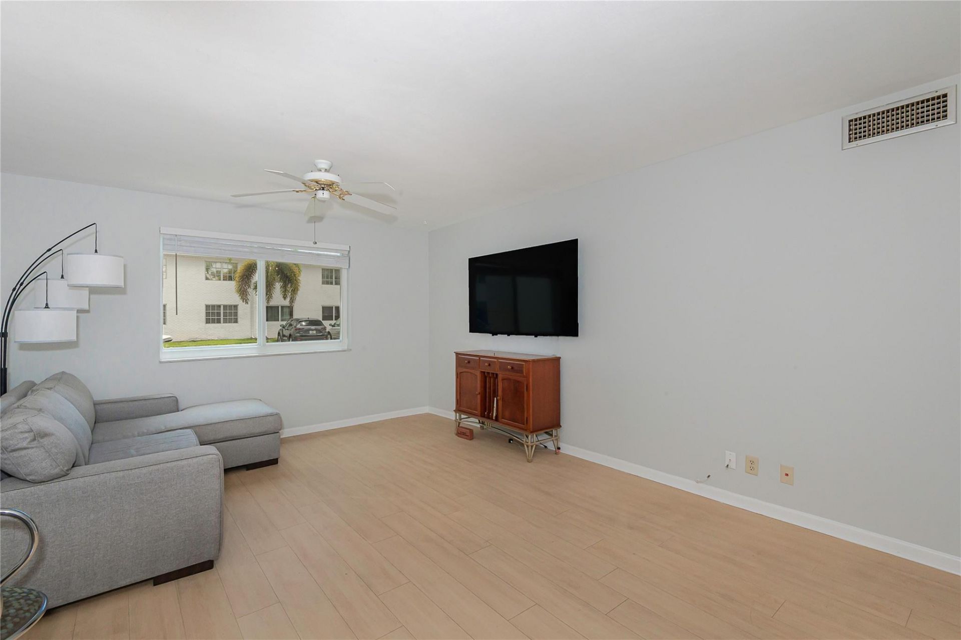 1821 NE 62nd Street, Unit 310, Fort Lauderdale, FL 33308 Photo