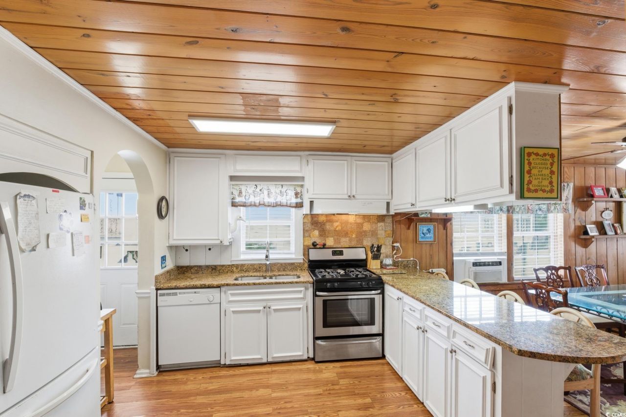 710 S Waccamaw Dr. Photo 12