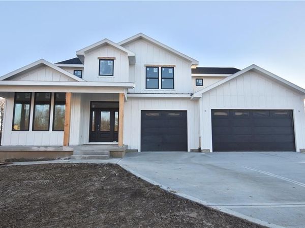 8373 NE 77 Court, Kansas City, MO 64168