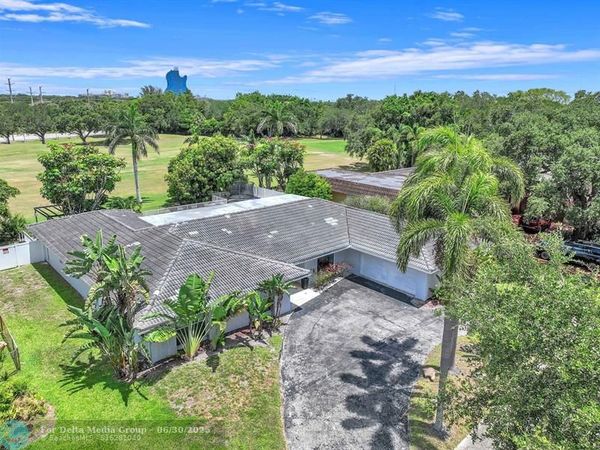 5421 N 36th Ct, Hollywood, FL 33021