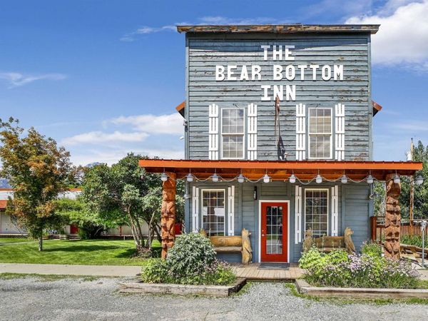 418 Spruce St, Mackay, ID 83251