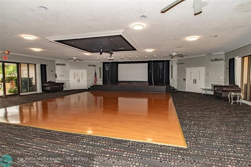 5003 NW 35th Street, Unit 503, Lauderdale Lakes, FL 33319 Photo