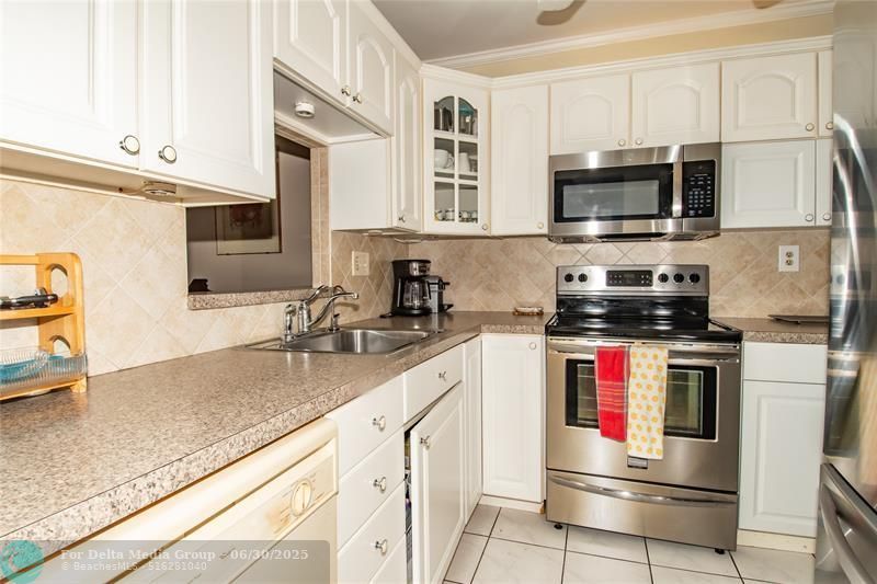 5003 NW 35th Street, Unit 503, Lauderdale Lakes, FL 33319 Photo