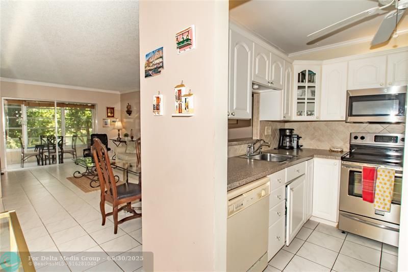 5003 NW 35th Street, Unit 503, Lauderdale Lakes, FL 33319 Photo