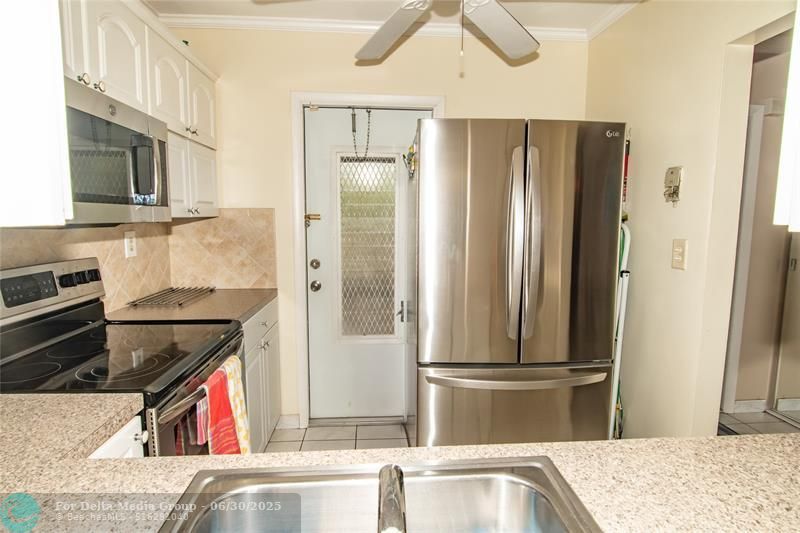 5003 NW 35th Street, Unit 503, Lauderdale Lakes, FL 33319 Photo