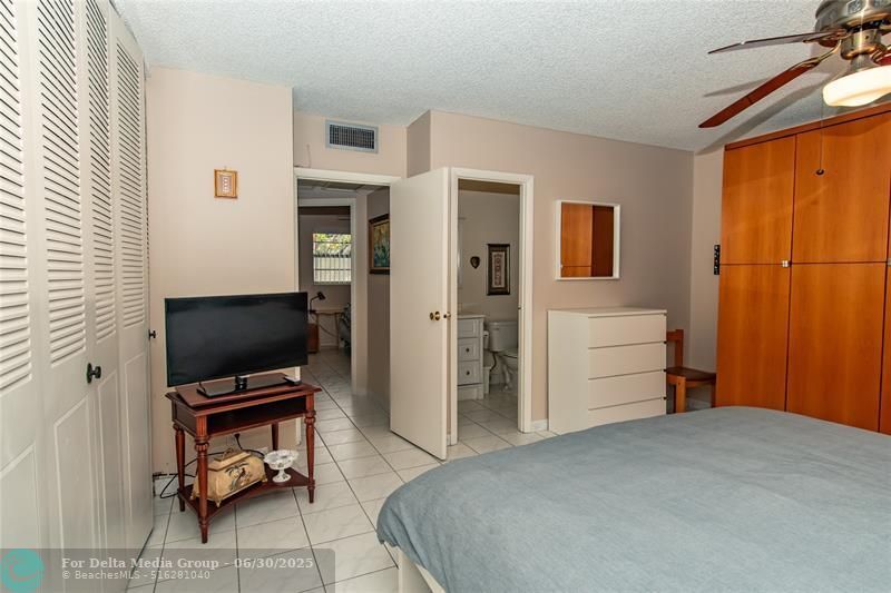 5003 NW 35th Street, Unit 503, Lauderdale Lakes, FL 33319 Photo