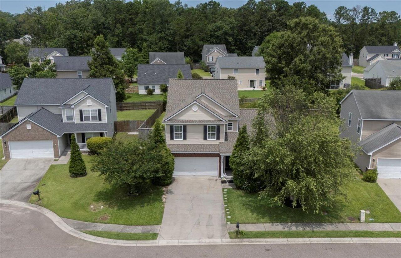 406 Brookfield Lane Photo 1